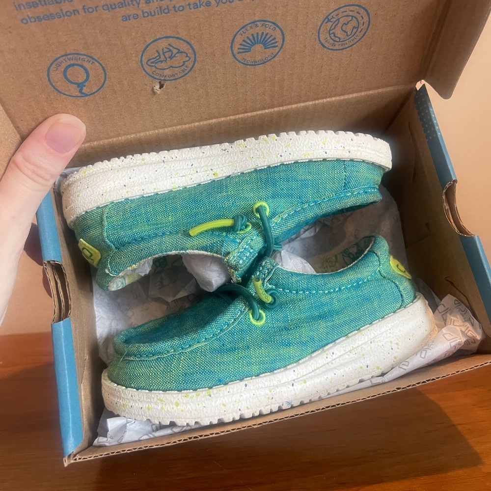 Toddler Hey dudes size 7